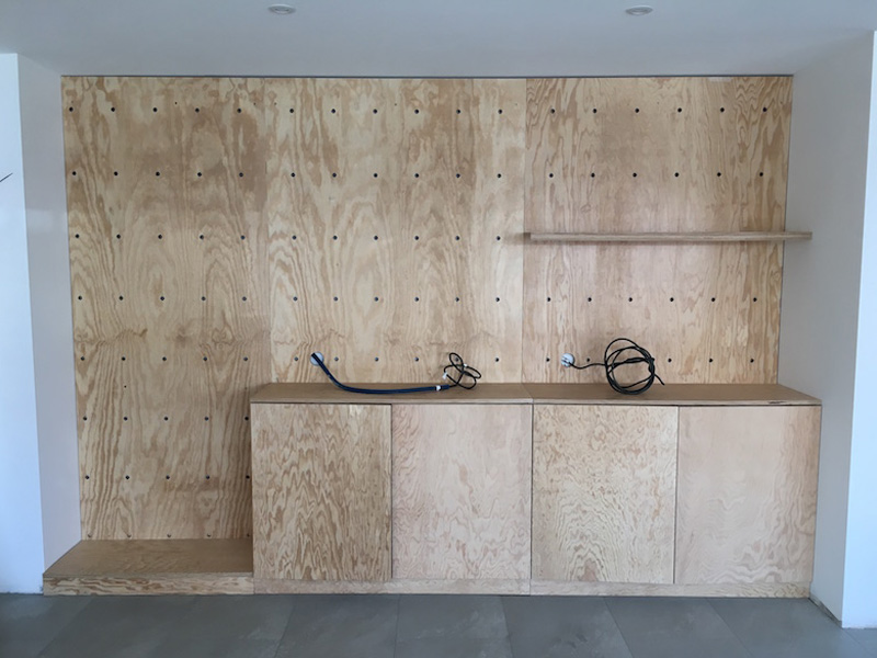 Agencement de l'accueil du fournisseur de bois Et J. Corne, Vénissieux — Atelier Thomas Maincent