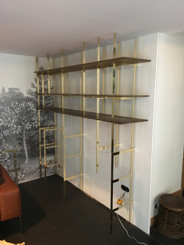 Bibliothèque sur mesure en chêne et laiton, Lyon 4e — Atelier Thomas Maincent