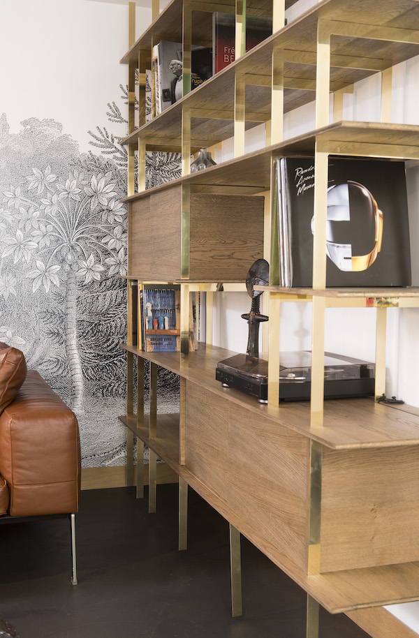 Bibliothèque sur mesure en chêne et laiton, Lyon 4e — Atelier Thomas Maincent